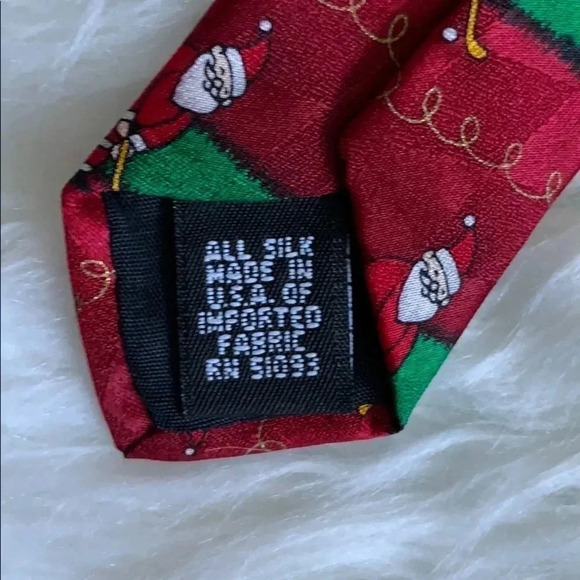 Hallmark Holiday Traditions Golfing Santa Tie - Picture 4 of 5